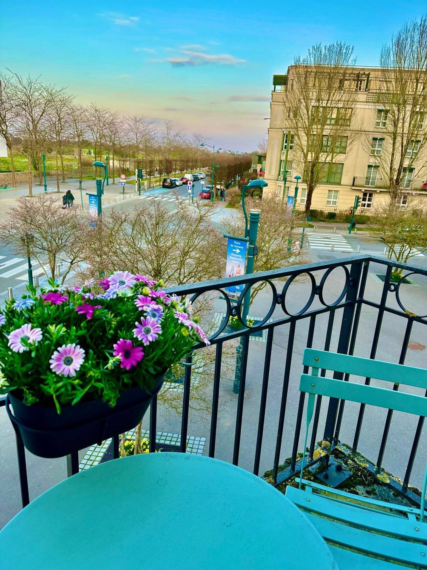 Appt Vue Place De Toscane - 4Min Disneyland-Paris Serris Kültér fotó